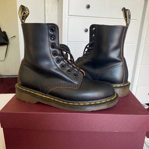 Vintage 1460 doc martens